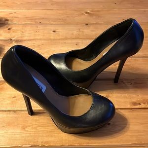 STEVE MADDEN SIZE 7 BLACK HEELS
